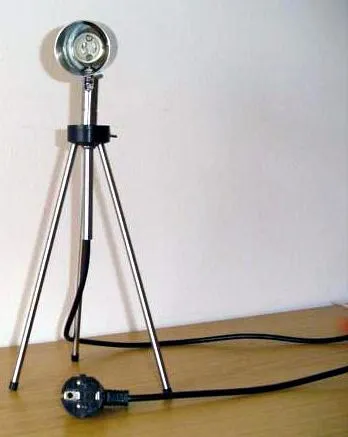 Desk metallic lamp with tripod “Hollywood–TL”