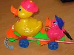 Pullable toy duck "Niagara - Mamma Papera Bis"Type/number of model: EAN Code - 80067080031