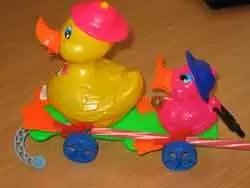 Pullable toy duck "Niagara - Mamma Papera Bis"Type/number of model: EAN Code - 80067080031