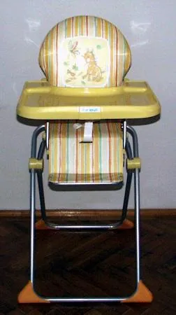 Plastic foldable high chair “Brevi – Pony” 