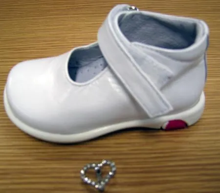 Childs white leather shoes “Chērie Bianco Caprettogomma 20”