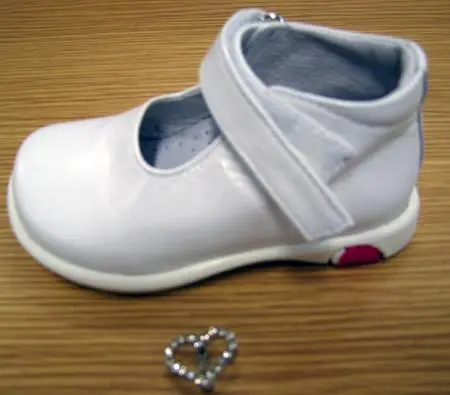 Childs white leather shoes “Chērie Bianco Caprettogomma 20”