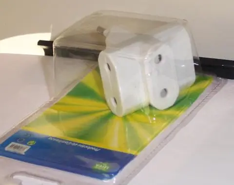 Three-way electrical adaptor