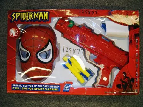 Набор Spiderman 2: маска и пистолет с мягкими дротиками