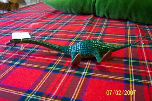 Пластиковые игрушки - Squeaky Nessie Toys