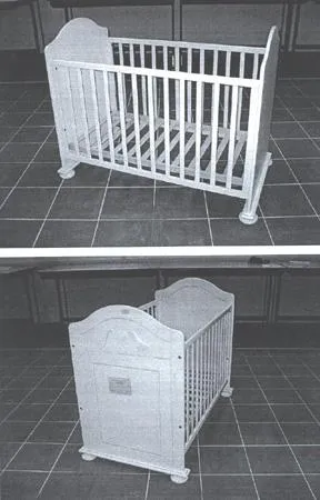 White varnished wooden baby cot “Virginie” 