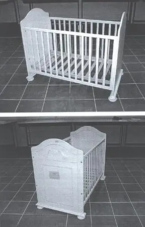 White varnished wooden baby cot “Virginie” 