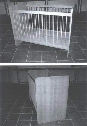 White varnished wooden baby cot “Chris”