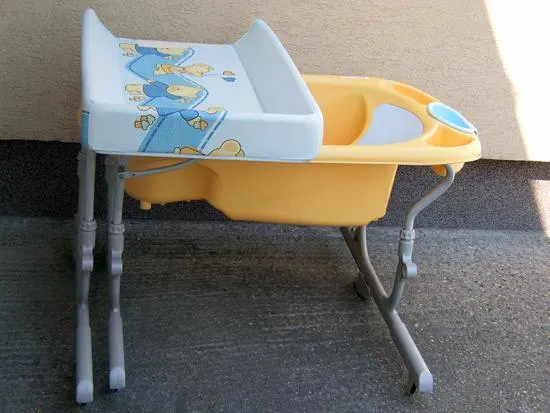 Changing unit with bath.