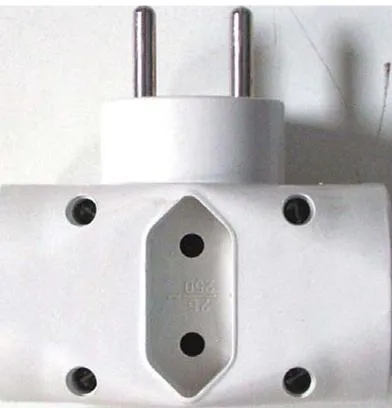 Three-way electrical adaptor