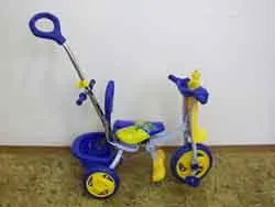 Children’s tricycle with auxiliary pushing stick 