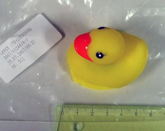 Пластиковая утка - «Flashing Duck»