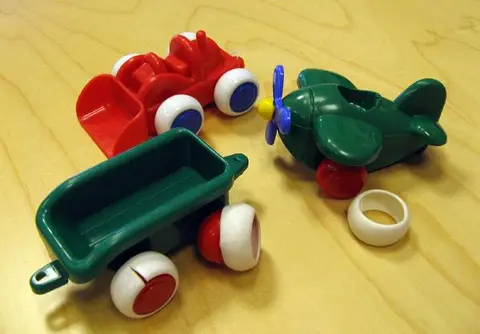Пластиковые игрушки