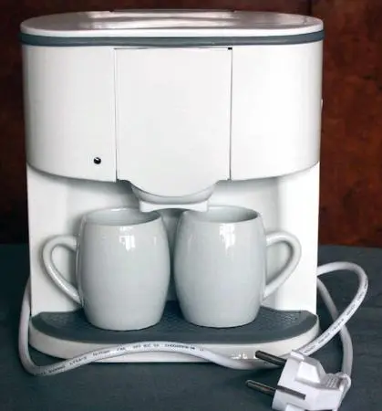 Электрическая кофеварка на две чашки COFFEE MAKER