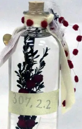 Decorative oil lamp 