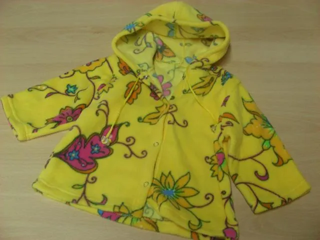 Baby's jacket with hood