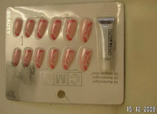 Artificial nails - Beauty