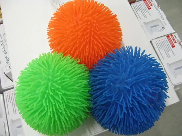 Пушистый шарик - Pom pom ball