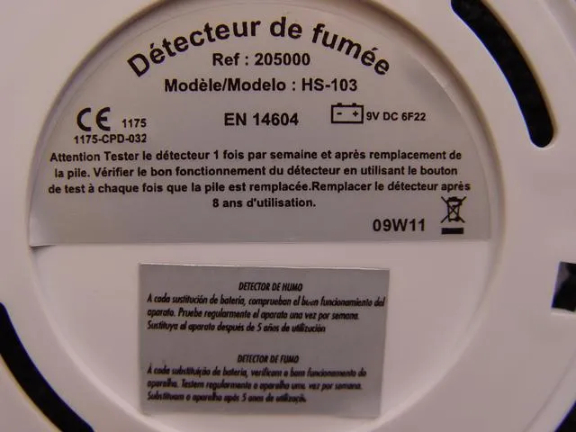 Дымовой извещатель - Détecteur de fumée