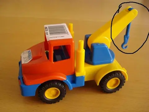 Игрушечный грузовик