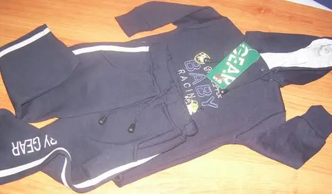 Clothing set (sweatshirt and trousers)