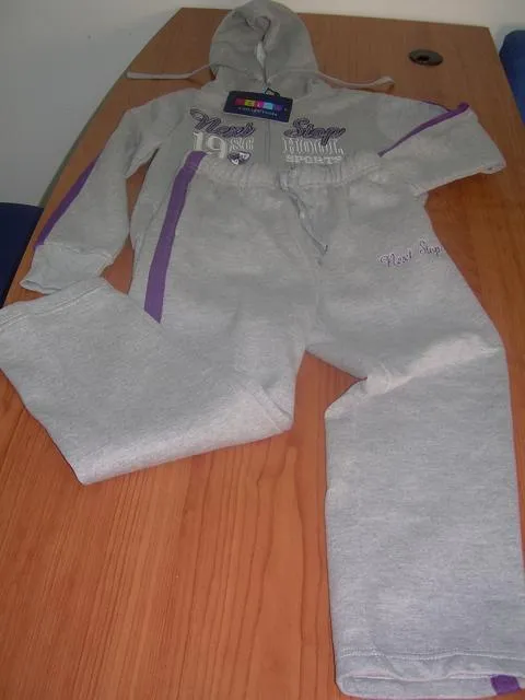 Clothing set (sweatshirt and trousers)