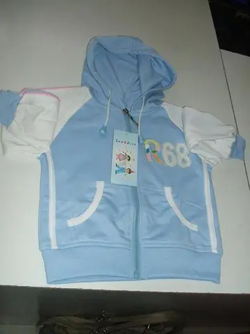 Children sweatshirt with hood - R68