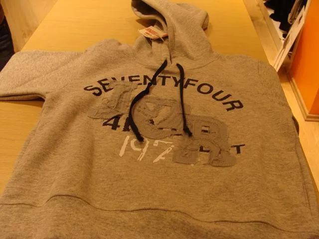Boy’s sweatshirt