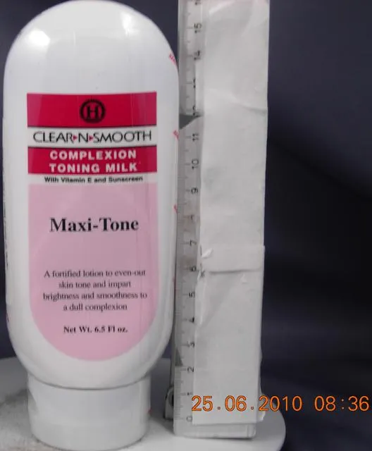 Тонирующий крем - Maxi Tone Complexion Toning Milk with Vitamin E and Sunscreen