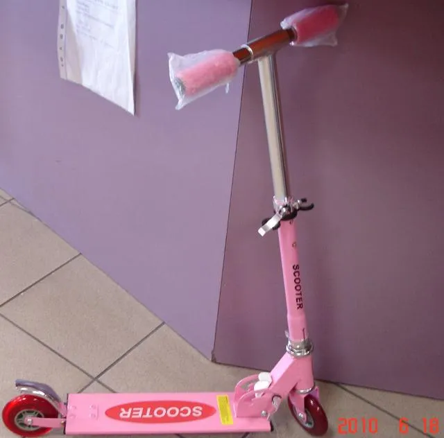 Игрушечный самокат - Scooter