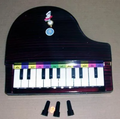 Battery operated plastic toy pianoforte