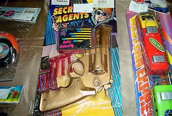 Toy revolver "Secret Agents" 