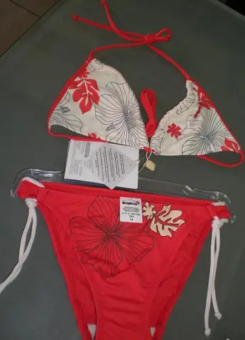 Girl’s bikini