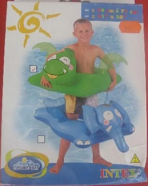 Зеленый круг для плавания в форме дракона
