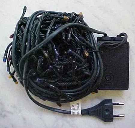 Lighting chain with 144 non-replaceable miniature incandescent lamps and an 8-function fla