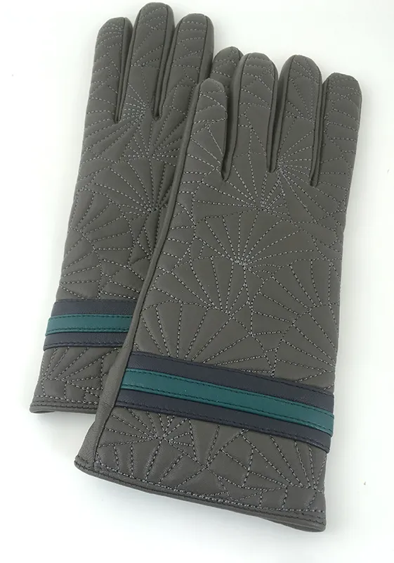 Leather gloves