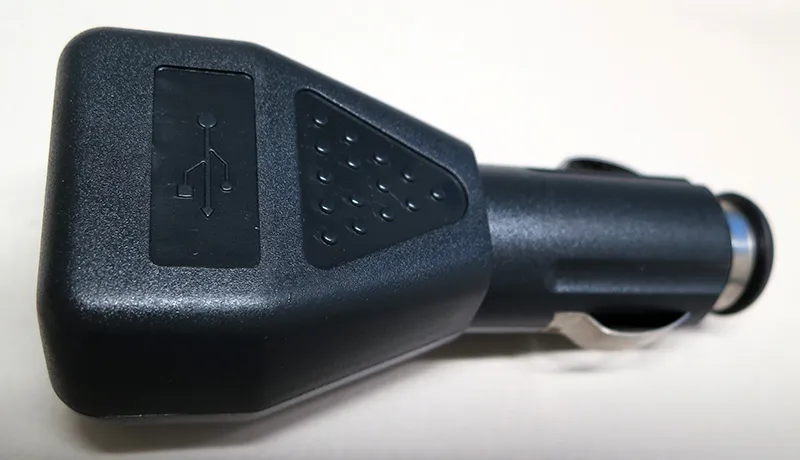 Автомобильное USB-зарядное устройство