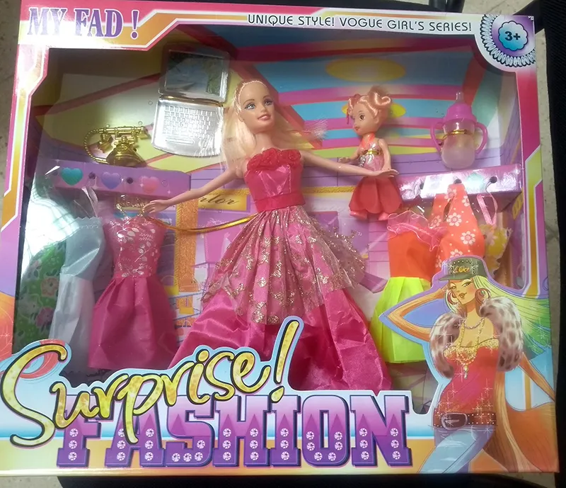 Plastic doll set