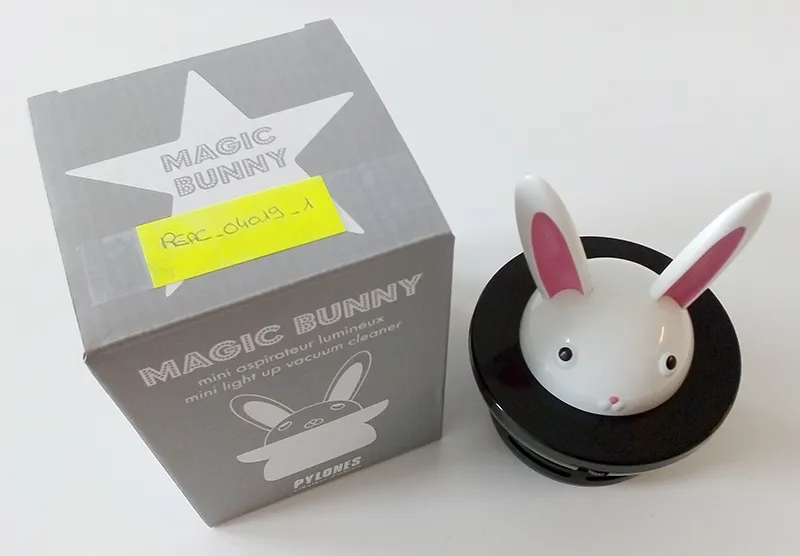 Mini light up vacuum cleaner