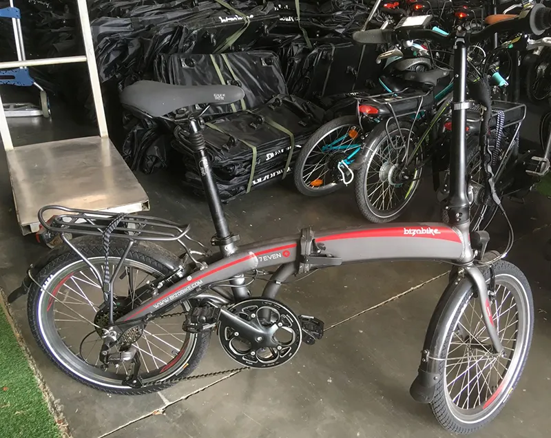 Foldable electric bicycle