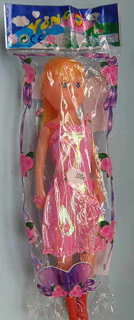 Пластиковая кукла