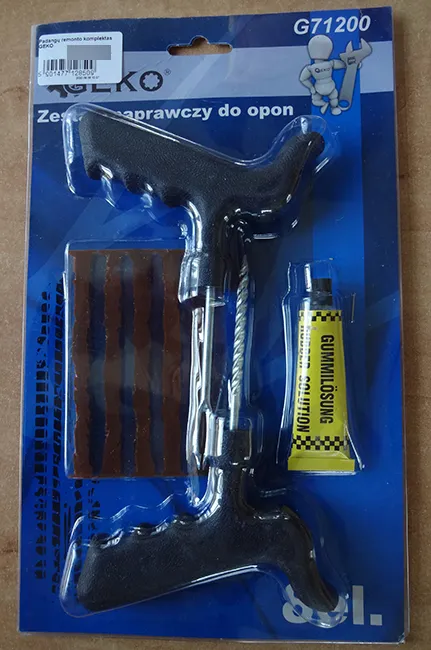 Tyre repair set