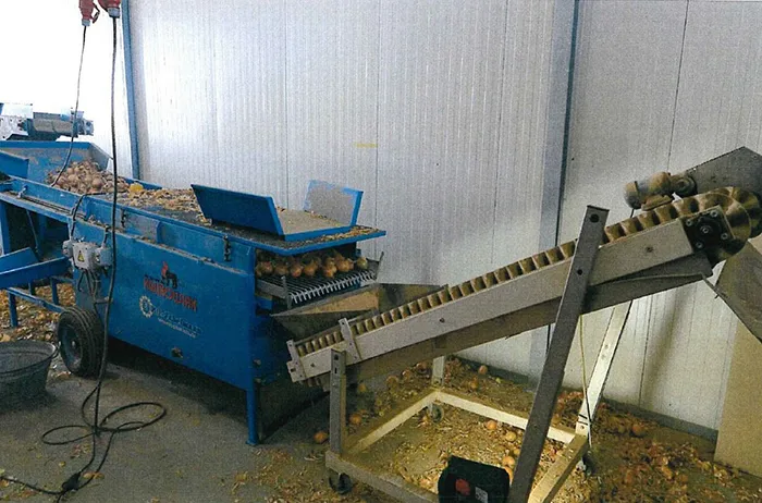 Onion propeller cutter