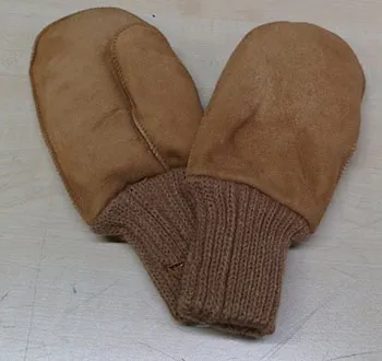 Leather gloves