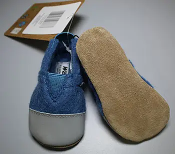 Baby's shoes