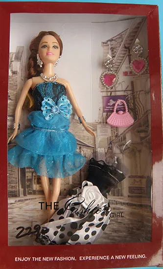 Plasic doll set