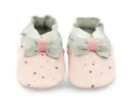 Baby's shoes