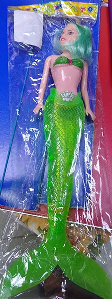 Пластиковая кукла