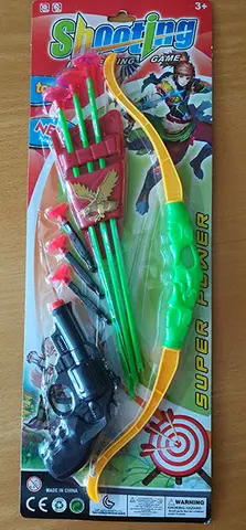 Toy bow with arrows