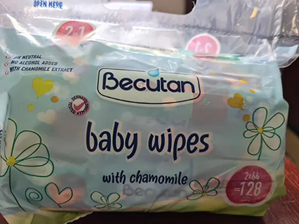 Baby wet wipes